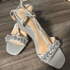 Jewel Badgley Mischka women brand new shoes size 6